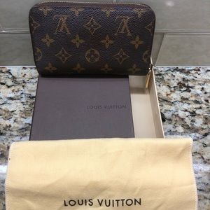 Louis Vuitton compact zippy wallet